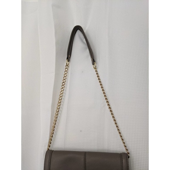 NWOT! BCBG! TAUPE/BEIGEY/GRAYISH SHOULDER BAG, PURSE, W/GOLD! - Picture 3 of 10